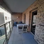 Bartine - Modern And Spacious Flat Near The Sea, Free Parking Space Apartamento *