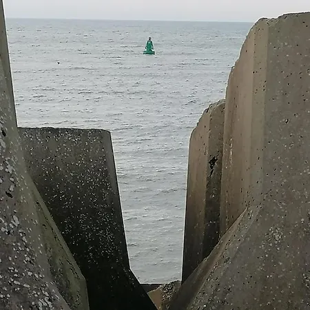 Апартаменты Bartine - Modern And Spacious Flat Near The Sea, Free Parking Space Остенде