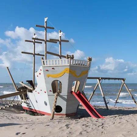 Bartine - Modern And Spacious Flat Near The Sea, Free Parking Space *