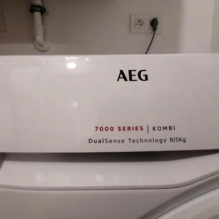 Bartine - Modern And Spacious Flat Near The Sea, Free Parking Space Остенде