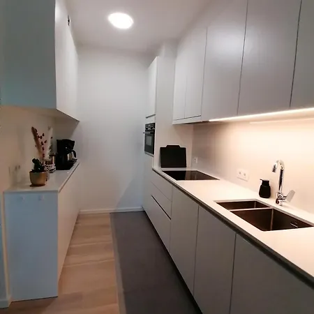 아파트 Bartine - Modern And Spacious Flat Near The Sea, Free Parking Space *