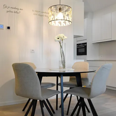 Апартаменты Bartine - Modern And Spacious Flat Near The Sea, Free Parking Space