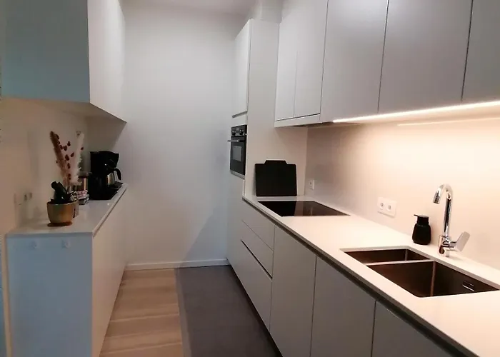 Apartment Bartine - Modern And Spacious Flat Near The Sea, Free Parking Space *