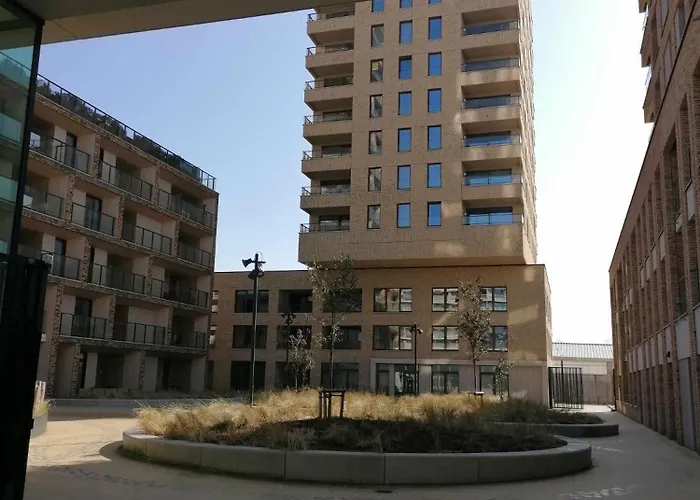 Bartine - Modern And Spacious Flat Near The Sea, Free Parking Space Apartment Ostend