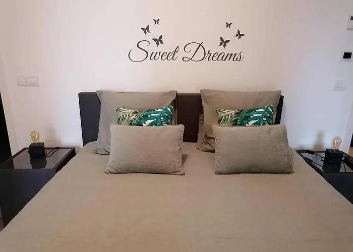 Bartine - Modern And Spacious Flat Near The Sea, Free Parking Space *